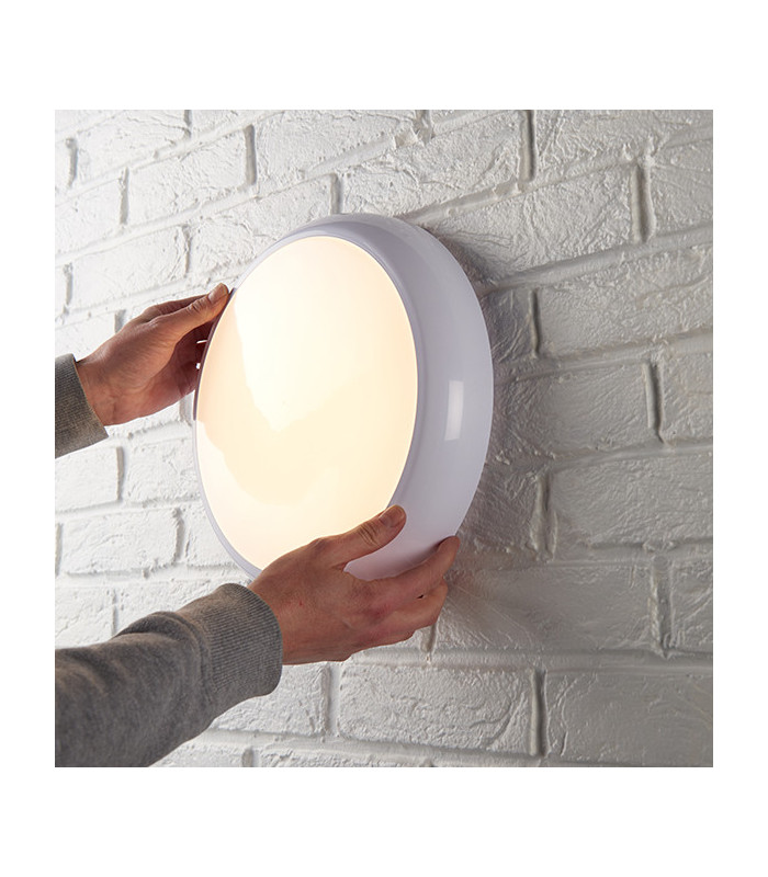 Dimmable 18W LED Round Flush Light Gloss White with Emergency & Sensor 150˚ detection angle, IP65